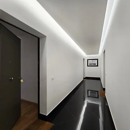 Flair 43 Apartment